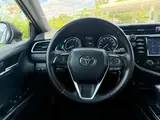 Toyota Camry 2018 — фото 7