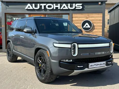 Rivian R1S 2023