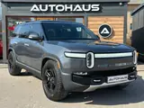 Rivian R1S 2023 — фото 1