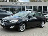 Opel Astra 2011 — фото 2